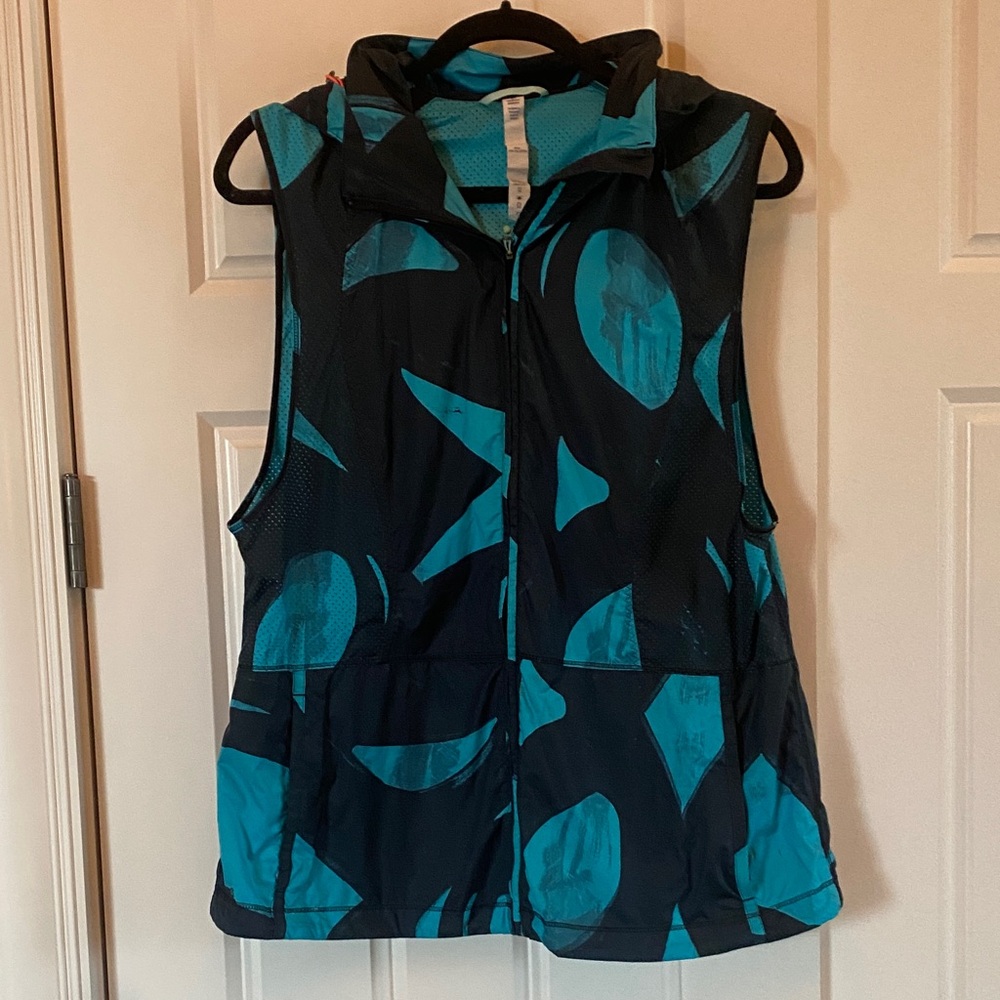 Lululemon Pack It Vest Athletica Blue and black Vest
